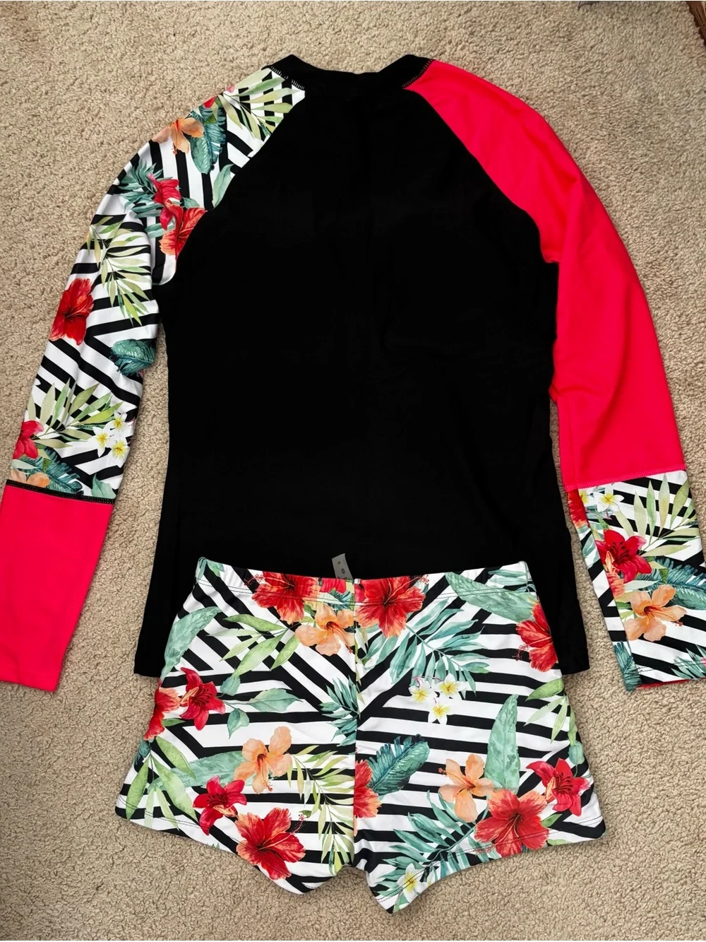 Never Been Worn Black & Pink Floral Long-Sleeve Women's Rashguard Set